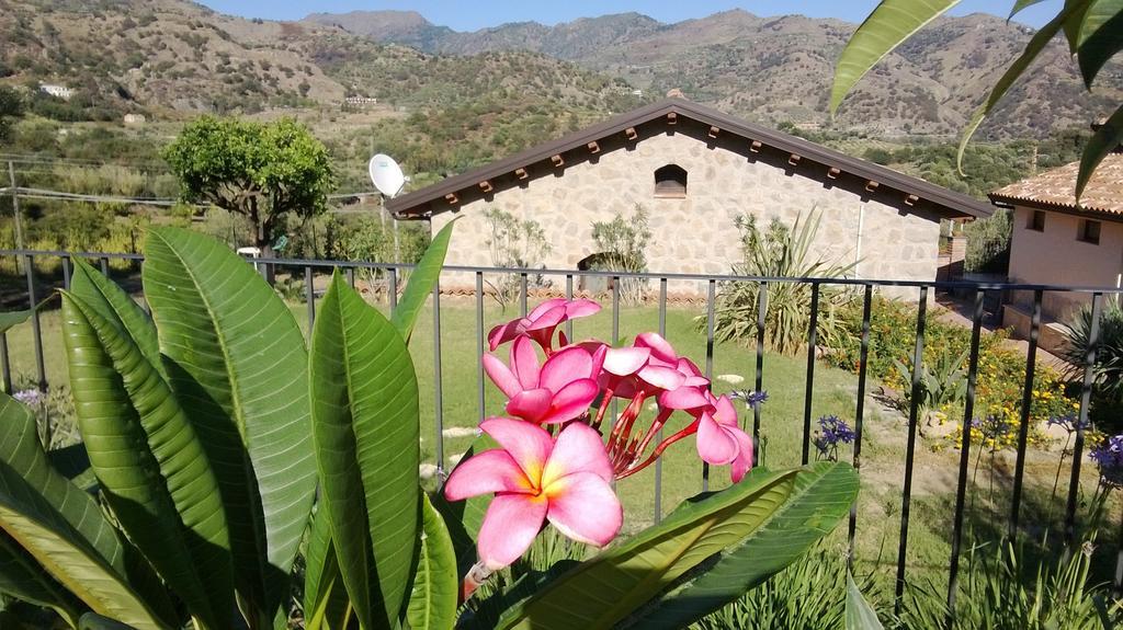Taormina Villa Ibiscus Alcantara Gaggi Zimmer foto