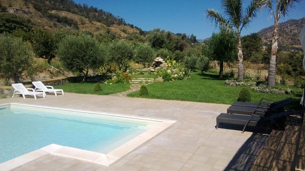Taormina Villa Ibiscus Alcantara Gaggi Zimmer foto